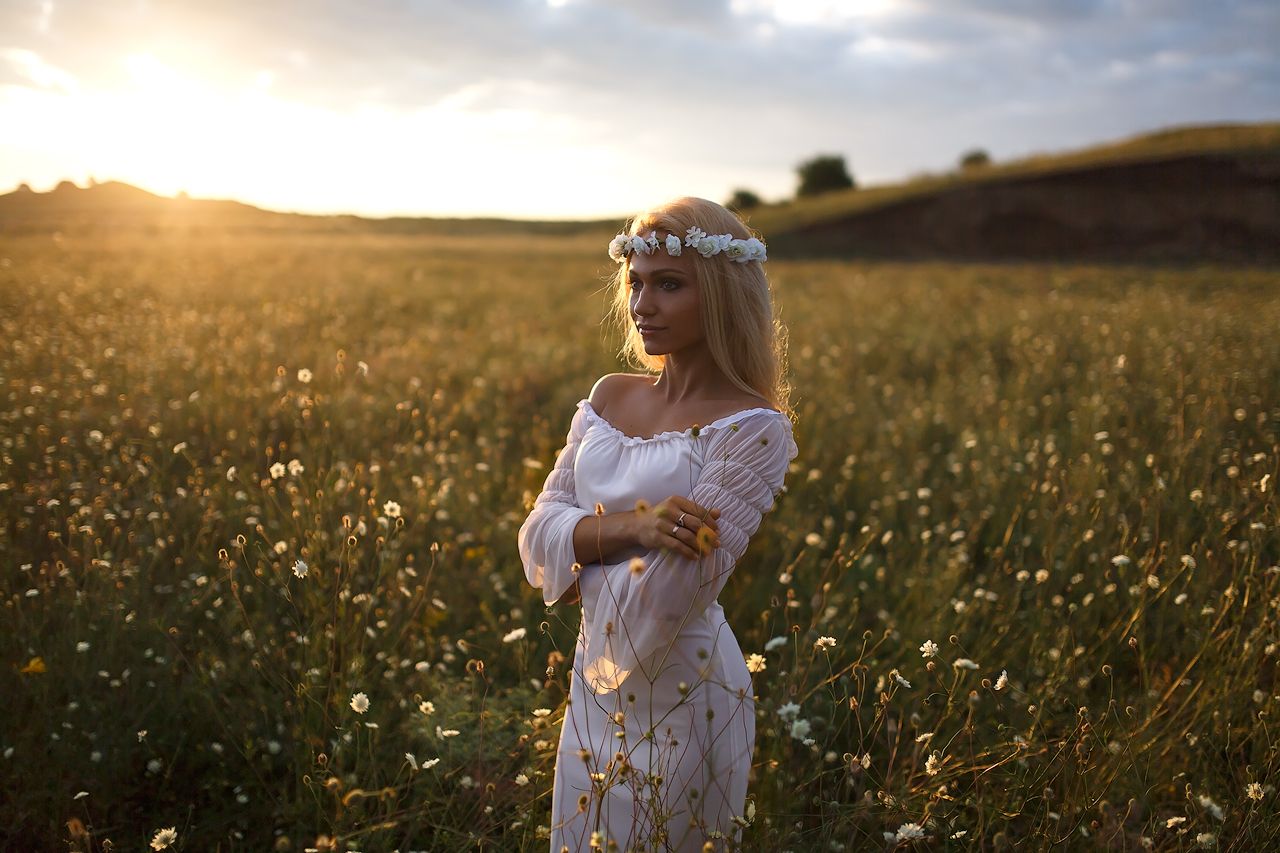 Girls in Slavic costumes in Sheffield
