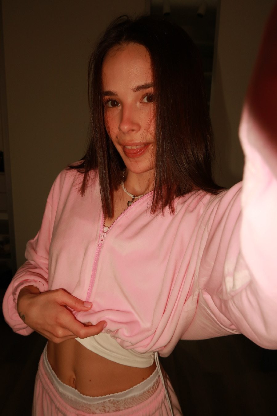 Tina brings the glow — live moments in Sheffield