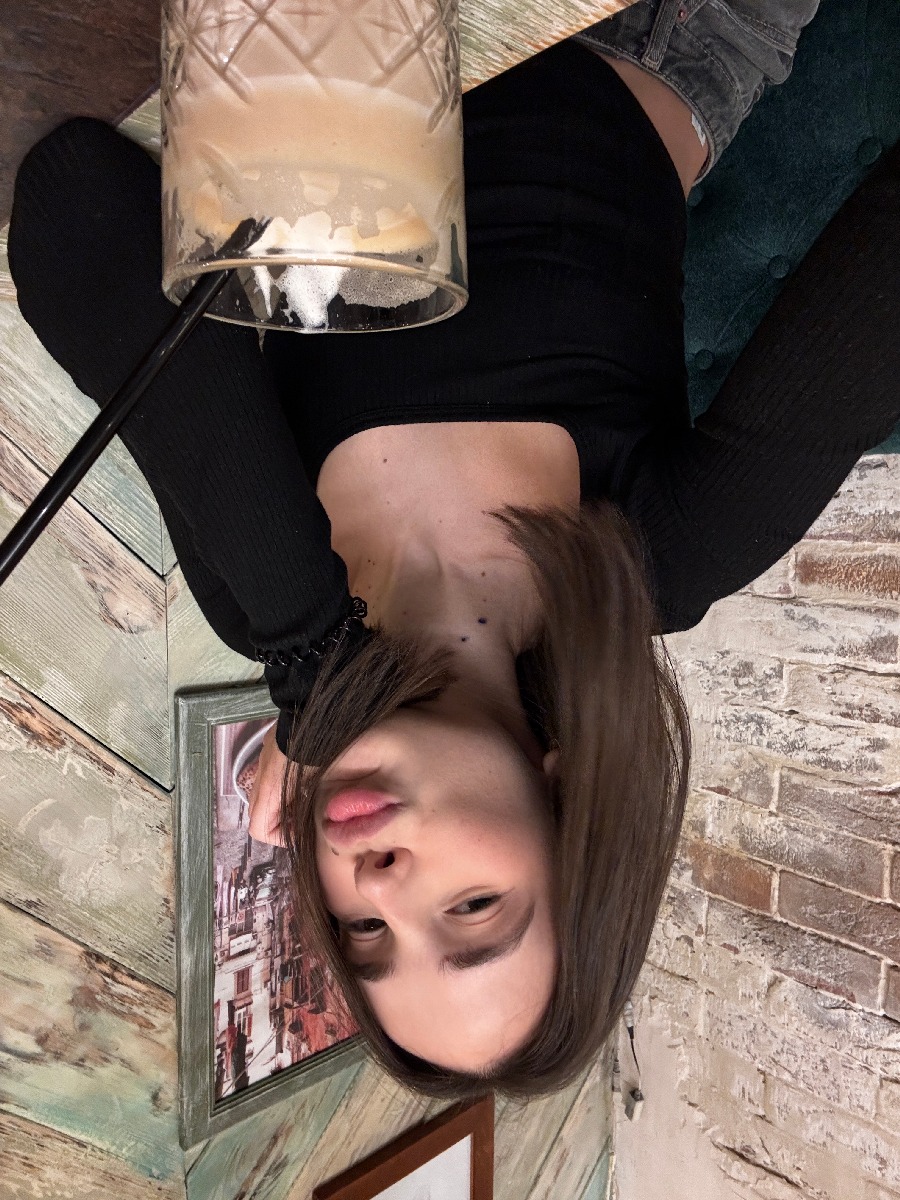 Fresh photos, fresh mood — Tina online in Sheffield